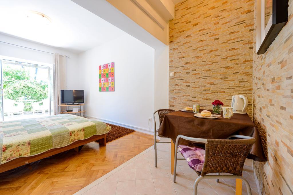 Apartments Milic 米利尼 外观 照片